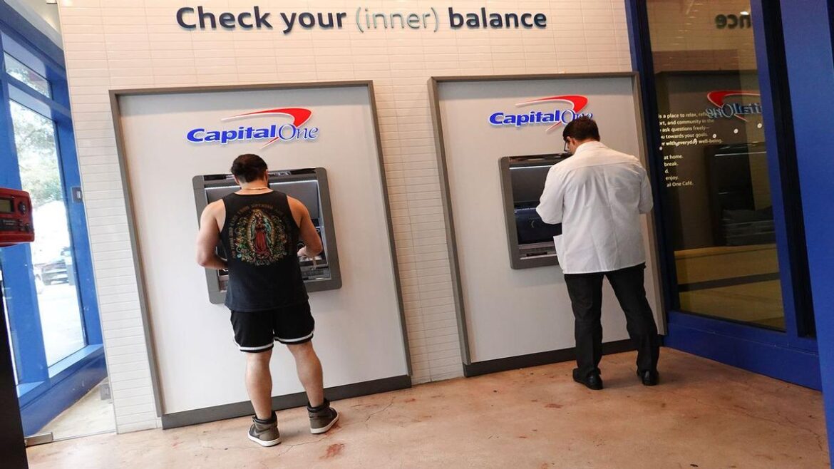 Capital One customers still reporting deposit, processing problems