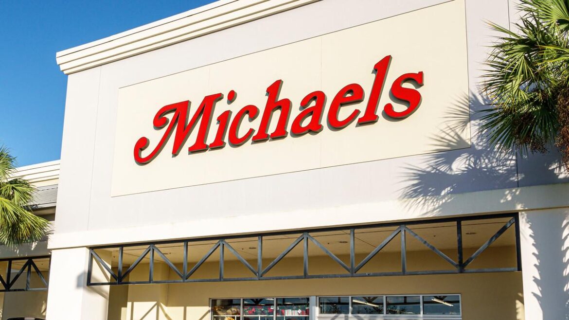 Michaels apologizes for ‘horrible’ service as shopper forced to use self-checkout – and traditional lanes had no line