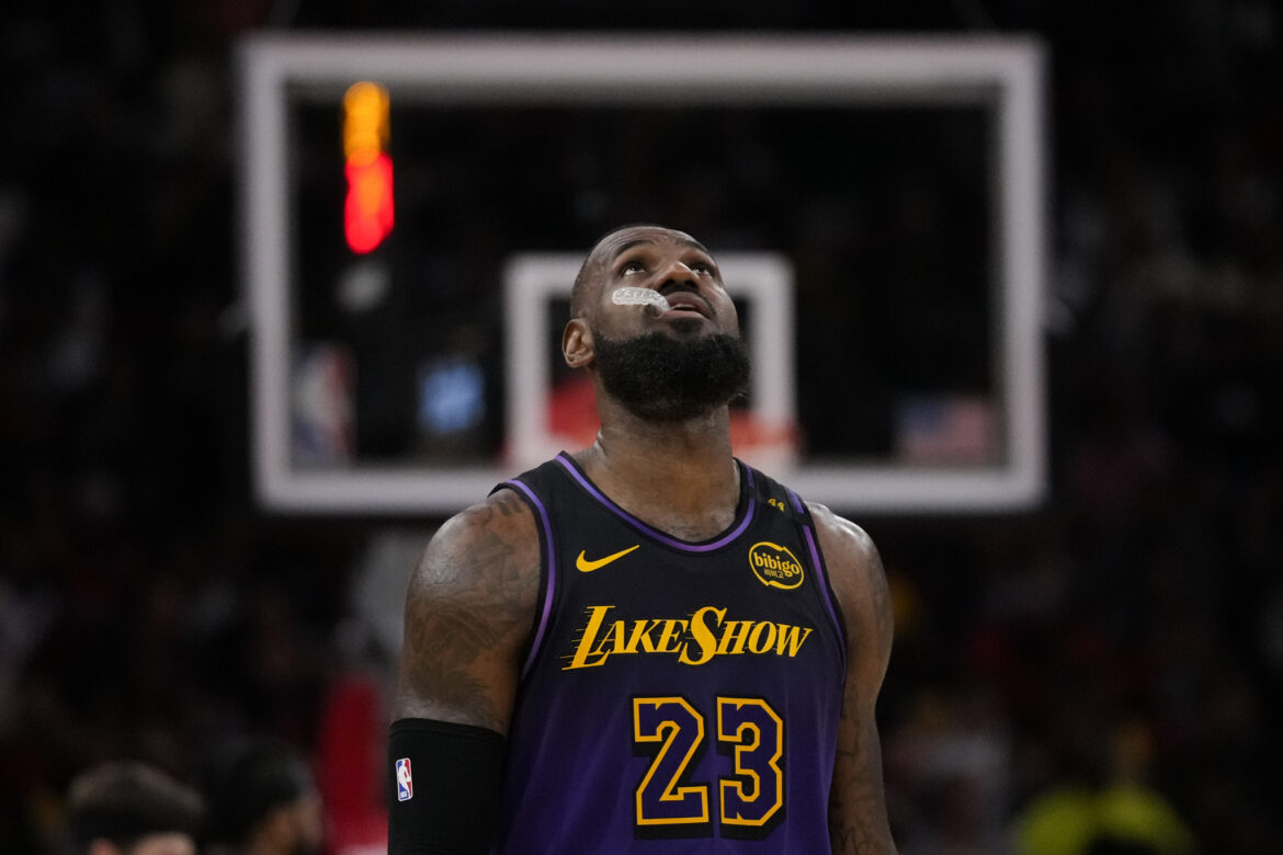 LeBron James sends message to referees after they ignored his call for timeout to prevent another Lakers loss