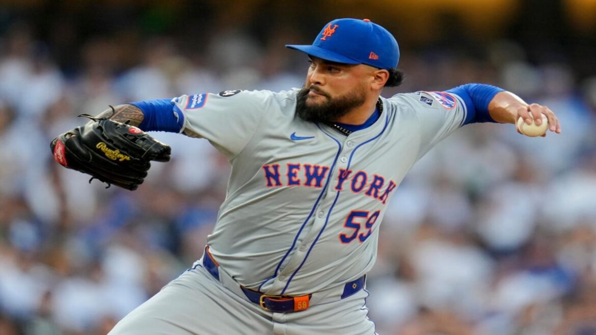 Sean Manaea trains alongside Pete Alonso while hoping to have him as a teammate with the Mets