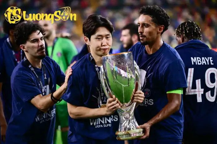 Lee Kang-in sắm vai người hùng của PSG (Ảnh: SportsChosun)